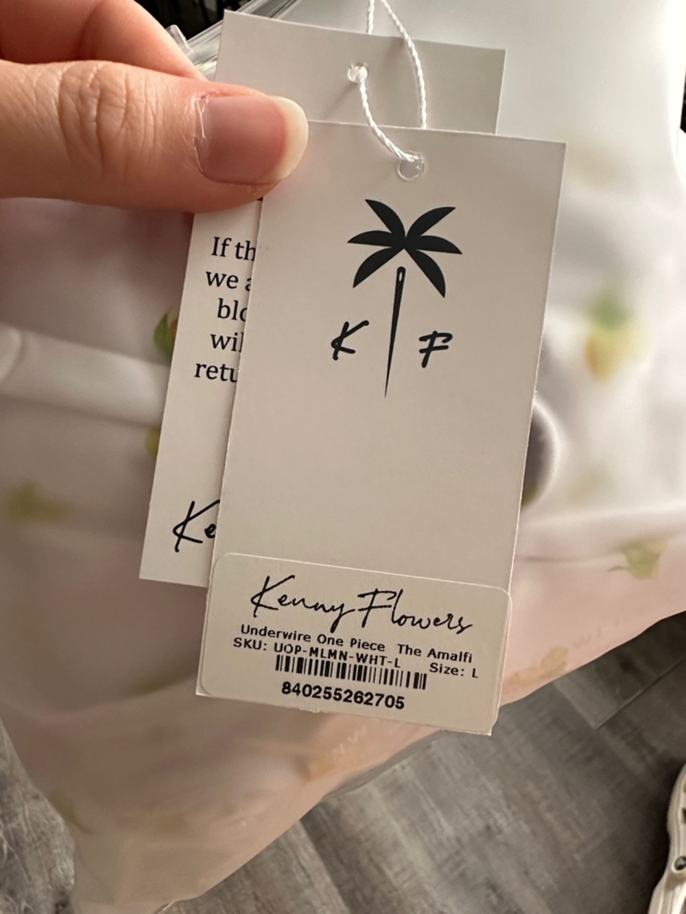 Kenny Flowers The Amalfi White Lemon-Print Underwire OnePiece Swimsuit Large NWT - Picture 13 of 13